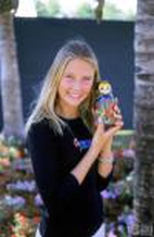 英国网球宝贝性感作秀